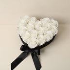 מגש בצורת לב מלא בפרחים | דינוס